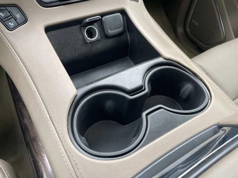 Used 2016 GMC Yukon XL SLT w/ Open Road Package image 26