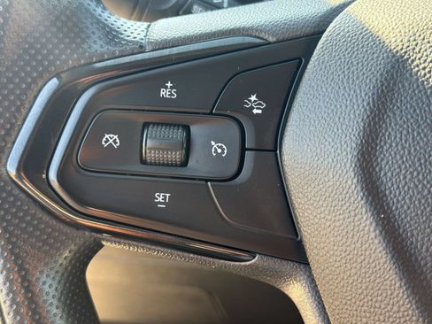 Used 2024 Chevrolet Trax LS w/ LS Convenience Package FWD image 16