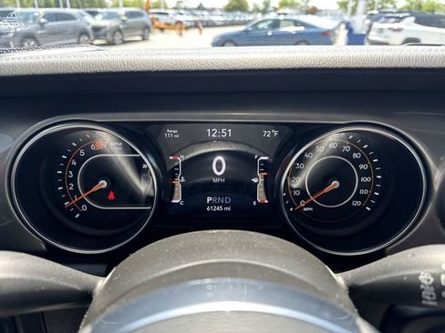 Used 2022 Jeep Wrangler Unlimited Sahara AWD/4WD image 11