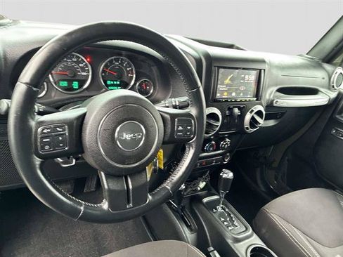 Used 2015 Jeep Wrangler Rubicon w/ Dual Top Group image 18