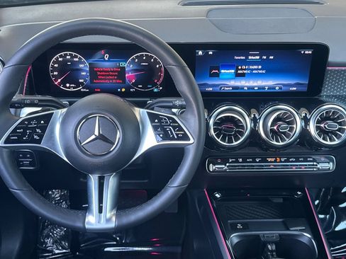 Certified 2024 Mercedes-Benz GLB 250 image 14