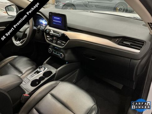 Used 2020 Ford Escape SE Sport image 12