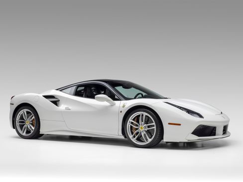 Used 2017 Ferrari 488 GTB image 4