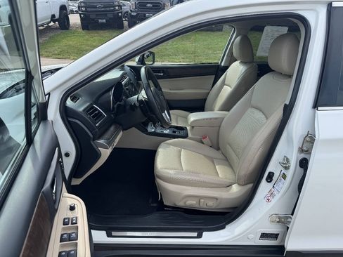 Used 2017 Subaru Outback 2.5i Limited AWD/4WD image 11