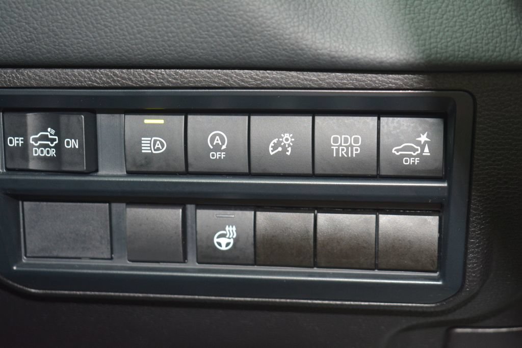 Used 2024 Toyota Tundra Limited AWD/4WD image 19