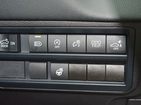 Used 2024 Toyota Tundra Limited AWD/4WD image 19
