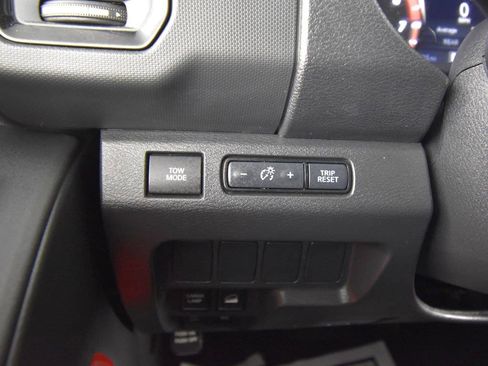 Used 2024 Nissan Frontier PRO-4X w/ Off-Road Protection Package image 17