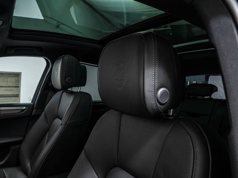 Used 2026 Porsche Macan AWD/4WD image 26