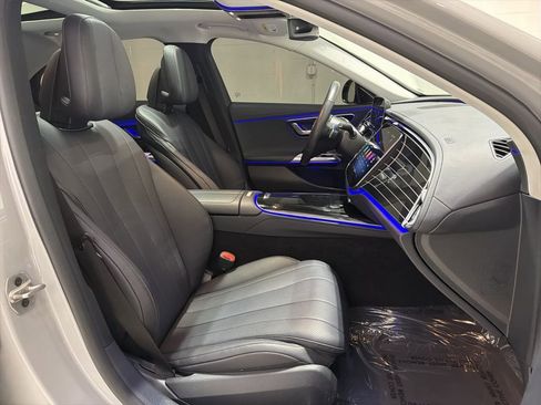 Used 2025 Mercedes-Benz E 350 4MATIC Sedan w/ Multicontour Seating Package image 36