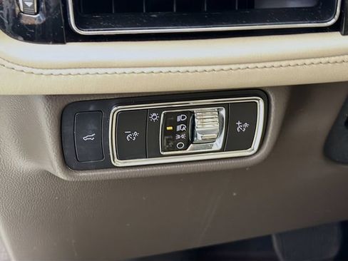 Used 2022 Lincoln Aviator Reserve w/ Equipment Group 201A RWD image 12