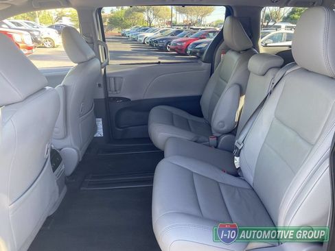 Used 2019 Toyota Sienna XLE FWD image 15