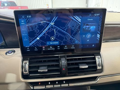 Used 2024 Lincoln Navigator L Reserve image 19