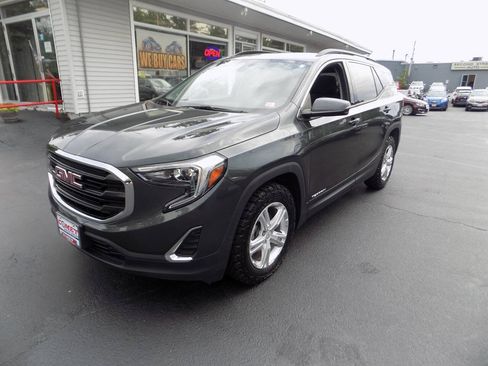 Used 2020 GMC Terrain SLE w/ Driver Convenience Package AWD/4WD image 9