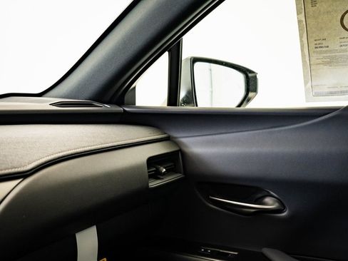 New 2025 Lexus UX 300h AWD image 33