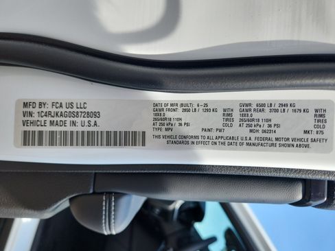 New 2025 Jeep Grand Cherokee L Altitude image 26