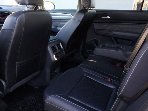 Used 2022 Volkswagen Atlas Cross Sport SEL R-Line AWD/4WD image 18