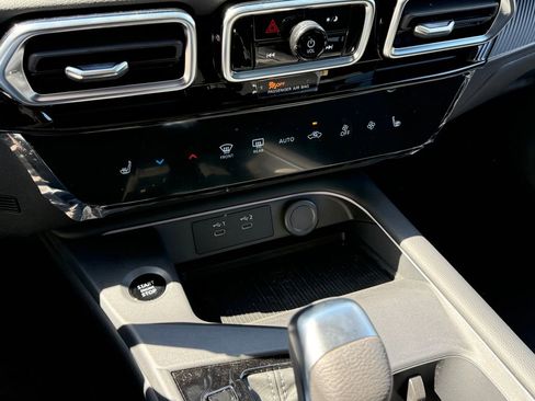 New 2026 Nissan Sentra SV w/ SV Convenience Package FWD image 12