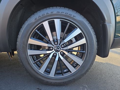 Used 2023 Nissan Pathfinder Platinum w/ Cargo Package image 11