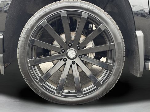 Used 2020 Chevrolet Silverado 1500 High Country w/ Technology Package image 13