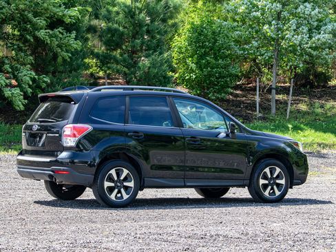 Used 2018 Subaru Forester 2.5i Limited AWD/4WD image 9