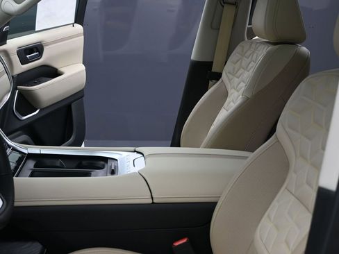New 2026 Nissan Armada Platinum AWD/4WD image 18
