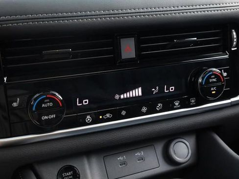 New 2026 Nissan Rogue Platinum image 16