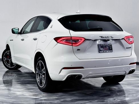 Used 2020 Maserati Levante AWD/4WD image 11