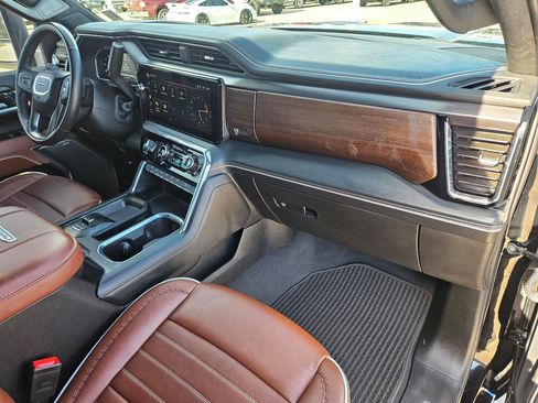 Used 2025 GMC Sierra 2500 Denali Ultimate image 32