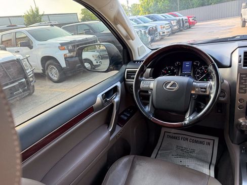 Used 2017 Lexus GX 460 Premium AWD/4WD image 22