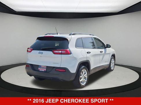 Used 2016 Jeep Cherokee Sport FWD image 6