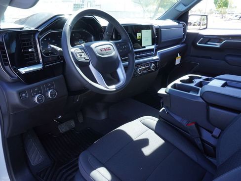 New 2026 GMC Sierra 1500 Elevation image 17