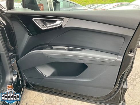 Used 2023 Audi Q4 e-tron Prestige image 66