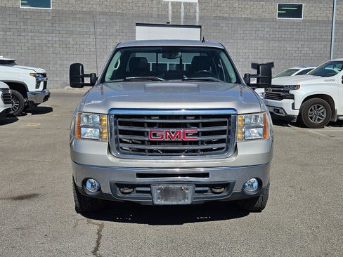 Used 2008 GMC Sierra 2500 SLT w/ EZ-Lift Tailgate Package AWD/4WD image 9