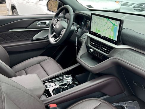 New 2026 Ford Explorer Platinum w/ LUX Leather Package image 9