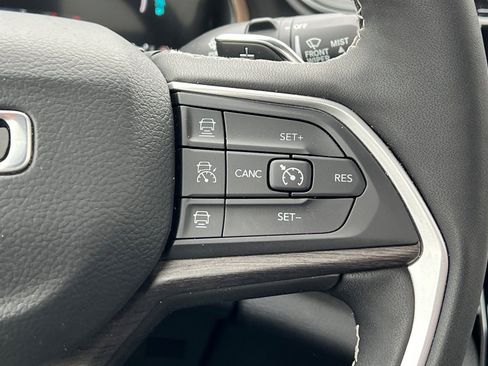 Used 2025 Jeep Grand Cherokee Limited 4xe image 33