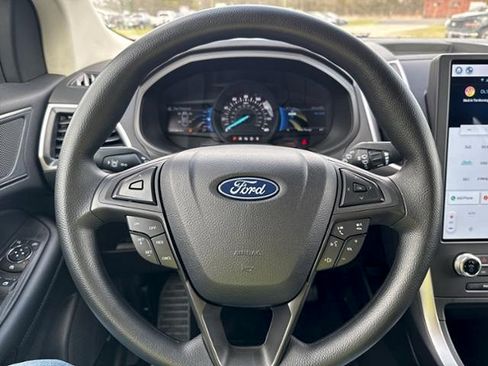 Used 2024 Ford Edge SE AWD/4WD image 13