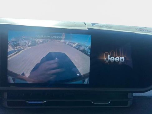 Used 2025 Jeep Wrangler Sport image 20