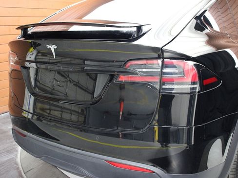 Used 2023 Tesla Model X image 12