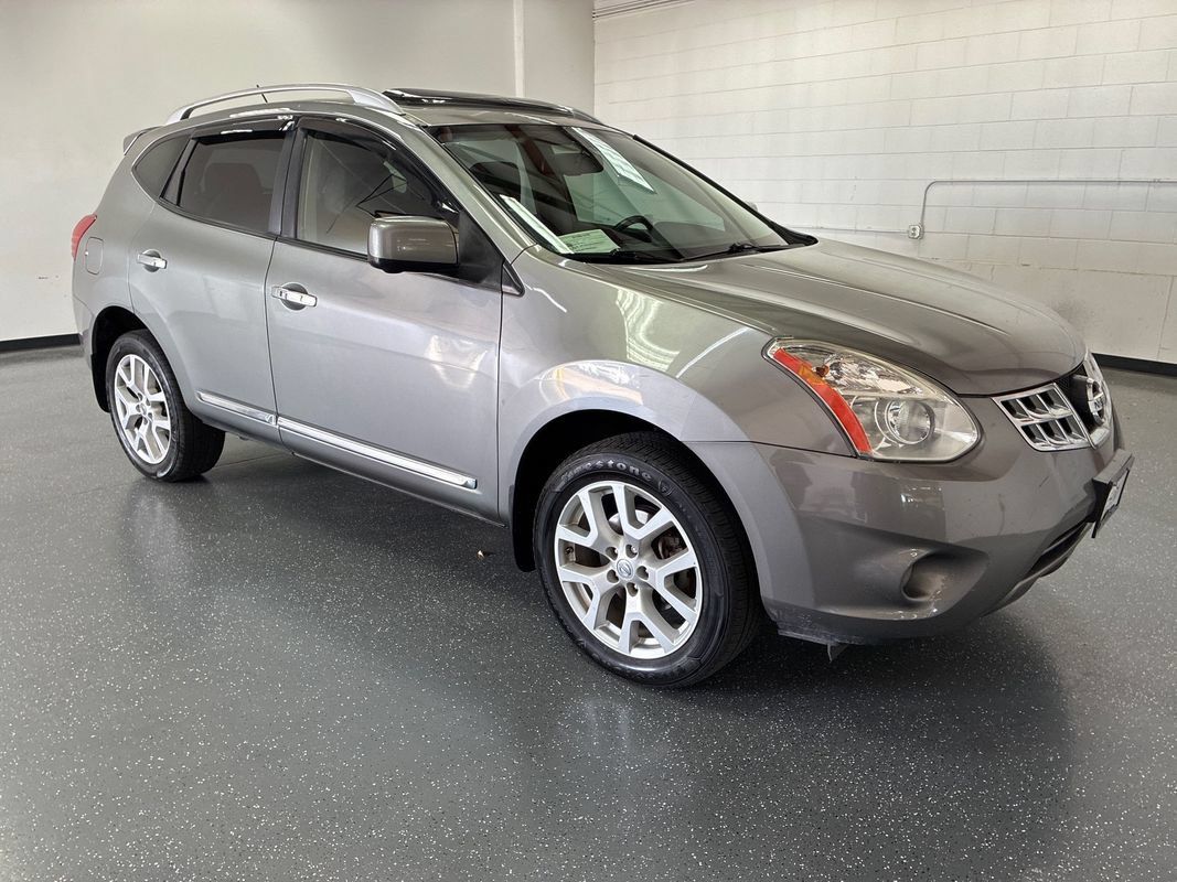 Used 2013 Nissan Rogue SL AWD/4WD image 2