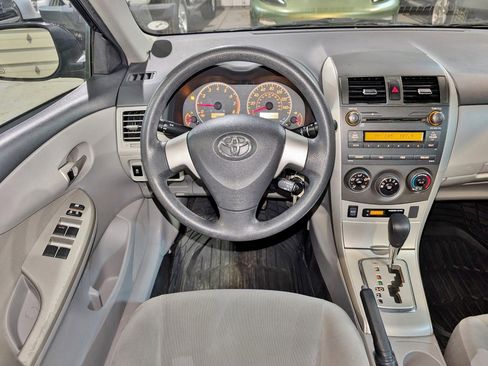 Used 2011 Toyota Corolla LE image 3
