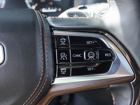 Used 2023 Jeep Grand Cherokee Summit image 14