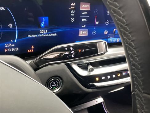 Certified 2025 Cadillac Lyriq Luxury image 26