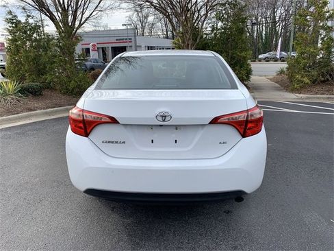 Used 2018 Toyota Corolla LE image 7