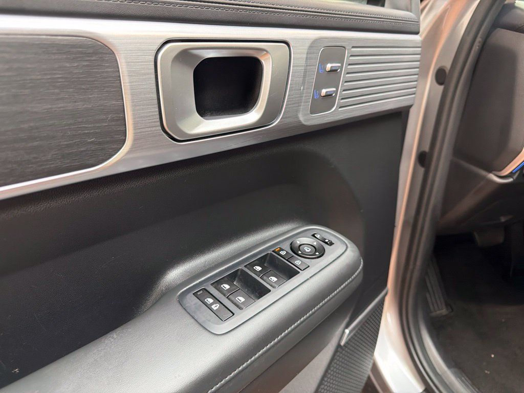 Certified 2024 Hyundai Santa Fe Limited AWD/4WD image 24