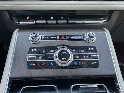 Used 2020 Lincoln Aviator Reserve w/ Equipment Group 201A image 22