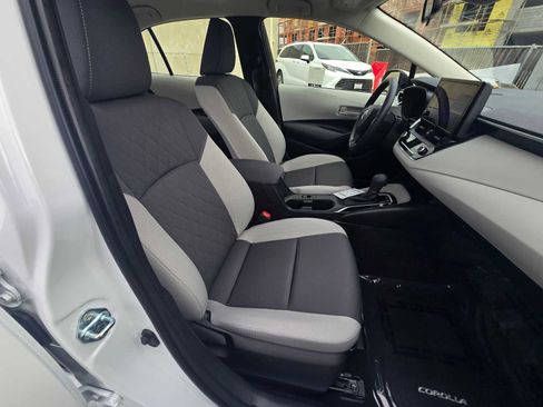 Used 2026 Toyota Corolla LE w/ LE Premium Package image 11