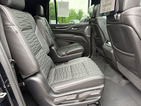 Used 2023 Cadillac Escalade ESV V AWD/4WD image 52
