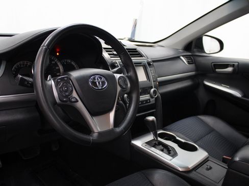 Used 2014 Toyota Camry SE image 13
