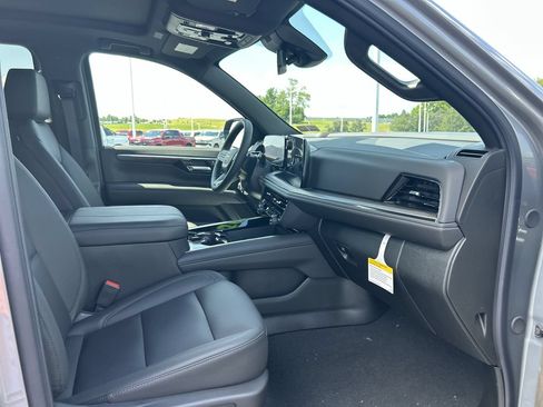 New 2026 Chevrolet Suburban LT w/ Comfort Package AWD/4WD image 14