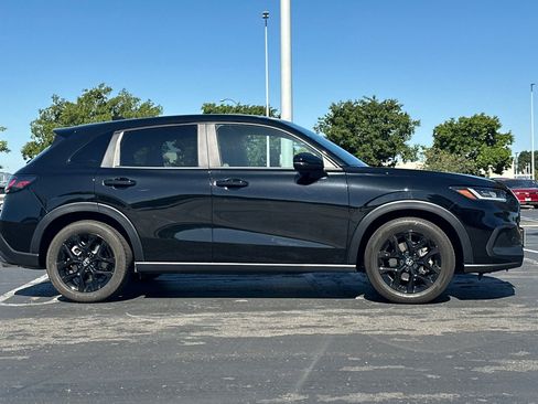 Used 2024 Honda HR-V Sport image 3